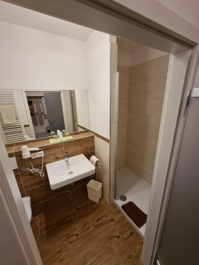 Hotel & Gasthof Zur Post Neumarkt-Sankt Veit Dış mekan fotoğraf