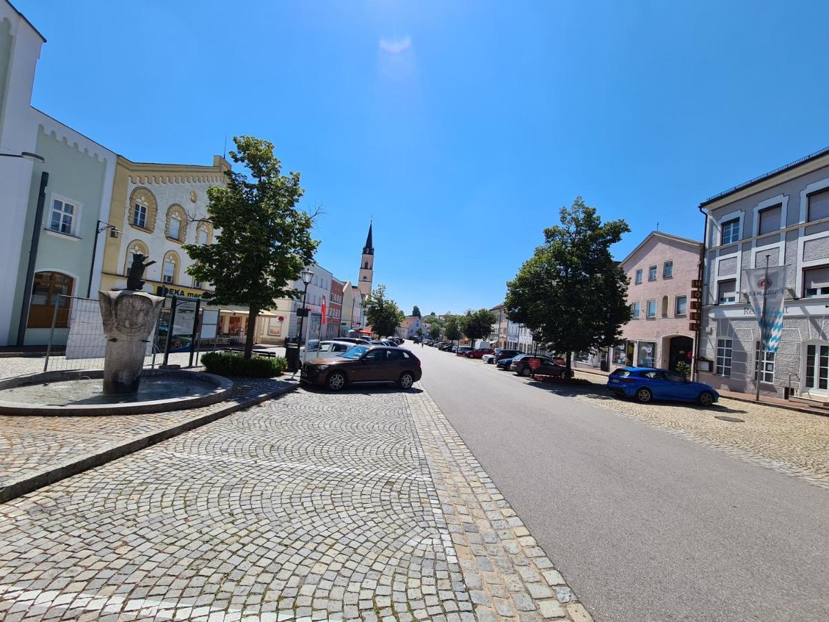 Hotel & Gasthof Zur Post Neumarkt-Sankt Veit Dış mekan fotoğraf