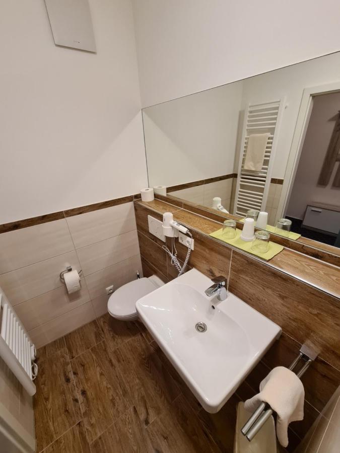 Hotel & Gasthof Zur Post Neumarkt-Sankt Veit Dış mekan fotoğraf