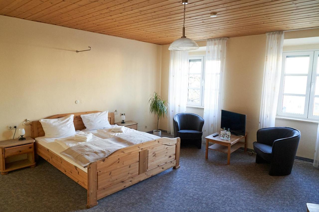 Hotel & Gasthof Zur Post Neumarkt-Sankt Veit Dış mekan fotoğraf
